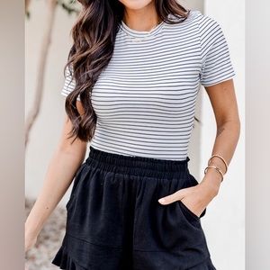 *NWOT Pink Lilly STRIPED BLACK/WHITE CREW NECK SHORT SLEEVE BODYSUIT